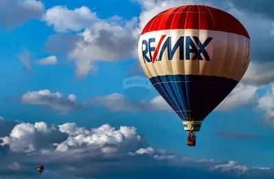 Casa para locação com 3 dormitórios e piscina a 150 metros da praia