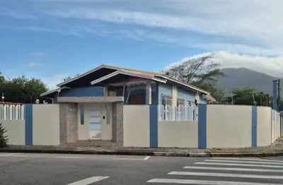 Casa com 3 quartos para alugar no Centro, Peruíbe 