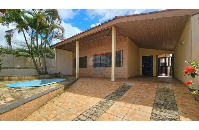 Imóvel de 2 dormitórios sendo 2 suites com piscina e churrasqueira