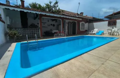 Casa com 4 quartos para alugar no Balneário Stella Maris, Peruíbe 