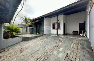 Casa com 3 quartos para alugar na Estancia São Jose, Peruíbe 