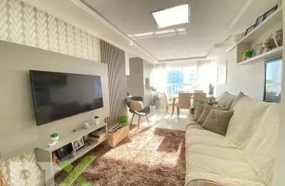 Apartamento de 02 dormitórios no centro de tramandaí