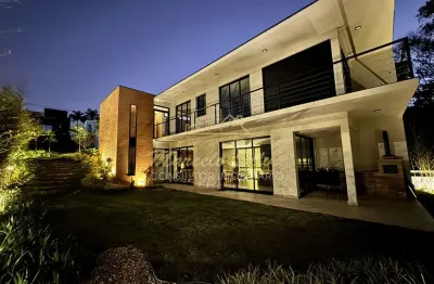 Casa mobiliada alto padrão em condomínio portal bragança