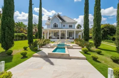 Casa de Luxo em Condomínio Aeronáutico  4 Quartos  2 Suítes  Bragança Paulista-SP  645 m² de Área  Pista de Pouso  Hangar  Lazer Completo