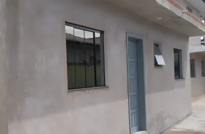 Casa com 2 quartos para alugar na Rua Catarina knapik, 1, Itapira, Quatro Barras