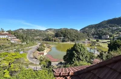 Casa à venda em frente ao belíssimo lago quitandinha, petrópolis-rj