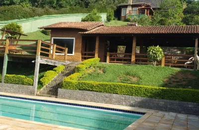 Linda casa de campo à venda no bairro samambaia-petrópolis rj