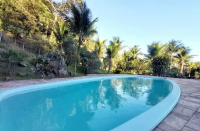 Casa de campo em plena praia, canto do forte, piscina, churrasqueira, árvores frutíferas
