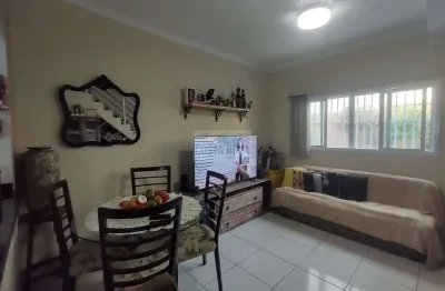 Sobrado de condomínio com  2 quartos sendo os 2 suítes, 1 vaga, bairro guilhermina, praia grande