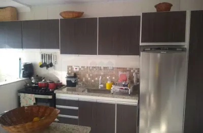 Cobertura duplex com 3 suítes e duas vagas de garagem a 50 metros do mar