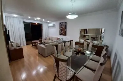 Apartamento de 138 m²,  3 quartos sendo 1 suíte, elevador e 1 vaga demarcada, bairro do Embaré