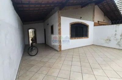 Casa com 2 quartos sendo 1 suíte, 3 vagas, para locação ou venda no canto do forte
