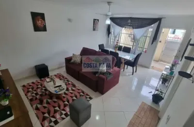 Sobrado com 131m², com 3 quartos e uma suíte em são vicente