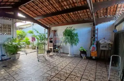 Casa à venda com 110m², com 2 quartos sendo 1 suíte, vaga para 2 carros em ribeirópolis praia grande