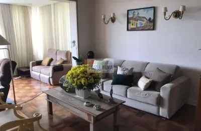 Casa à venda no pacaembu, 4 suítes, 2 vagas de garagem