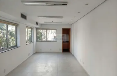 Sala comercial para venda ou locação, com 2 banheiros, copa de apoio, elevadores e recepção