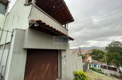 Casa com 4 quartos e quintal amplo à venda na vila maria luísa