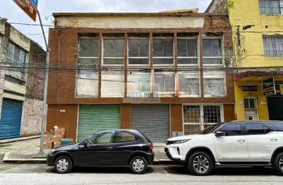 Prédio para Reforma com 335m², com 8 salas independentes, 5 banheiros e ótima localização