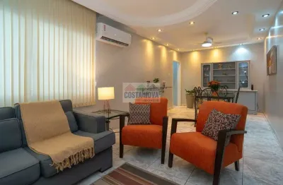 Apto mobiliado com 2 dormitórios de 80m², 1 vaga , quadra da praia , proximo do canal 2 e gonzaga
