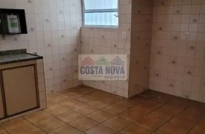 Casa a venda com 3 quartos, 2 vagas, sala, cozinha, área de serviço, quintal e 2 banheiros