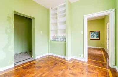 Casa comercial para venda ou locação com 297m², 12 salas, 8 vagas e amplo espaço no bairro sumaré