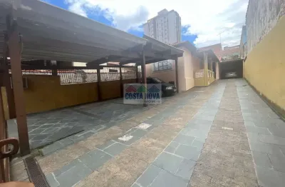 Casa com 144m², 3 quartos sendo 1 suíte, 2 salas, 10 vagas e amplo espaço na vila nivi