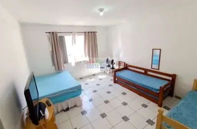 Quitinete com sala living, cozinha, 1 banheiro e lavanderia no bairro ocian.