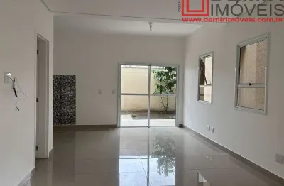 Casa em condomínio de alto padrão em cotia-sp  3 quartos, 1 suíte, 2 salas, 1 banheiro e 2 vagas de garagem  jardim caiapiá  111,74m²