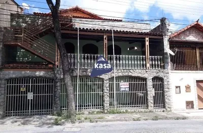 Casa com 3 quartos para alugar na Rua Três Pontas, --, Carlos Prates, Belo Horizonte por R$ 3.000