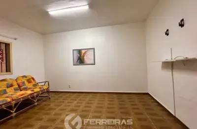 Locação anual de apartamento de 2 dormitorios na avenida principal da cidade
