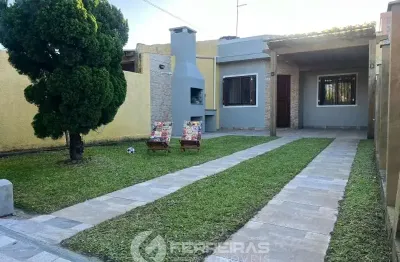 Venda de linda casa geminada, mobiliada, muito charmosa, com 2 dormitórios em nova tramandaí.
