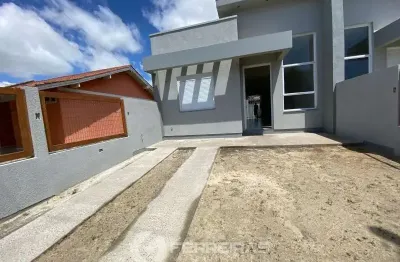 Linda casa, ótimo padrão construtivo, a poucas quadras do mar !