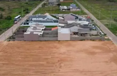Venda de ótimo terreno, amplo, limpo e aterrado, a 200 metros do mar