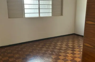 Casa com 3 quartos para alugar na Rua Conselheiro Oscar Rodrigues Alves, Centro, Araçatuba