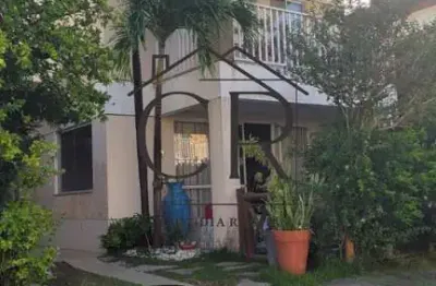 Maravilhosa casa em condomínio fechado em stella maris!