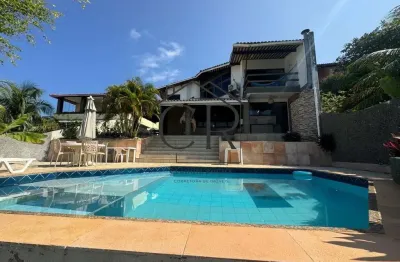 Fantástica casa em alameda fechada, próxima a praia, com portaria 24h!