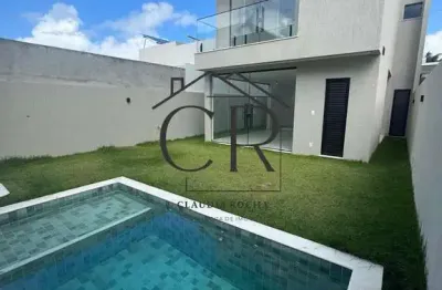 Maravilhosa casa ao lado de busca vida, altíssimo padrão de construção!
