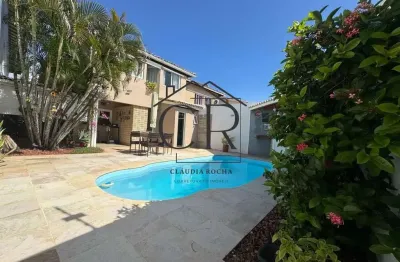 Oportunidade ímpar de adquirir sua casa com um bela piscina privativa!