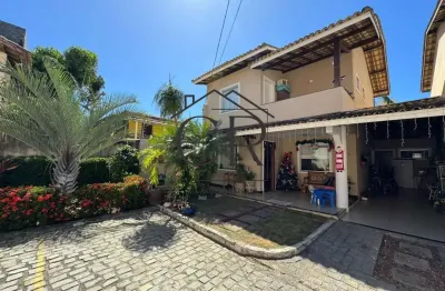 Perfeita, prontíssima para morar, um verdadeiro charme de casa em condomínio!