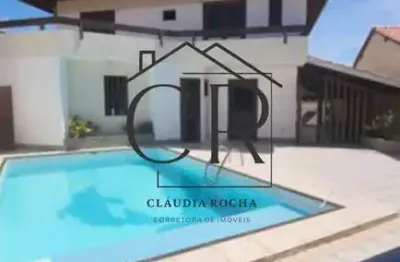 Linda casa em alameda fechada, com segurança 24h, no coração de vilas do atlântico!