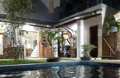 Fantástica casa em condomínio fechado com mega infraestrutura!