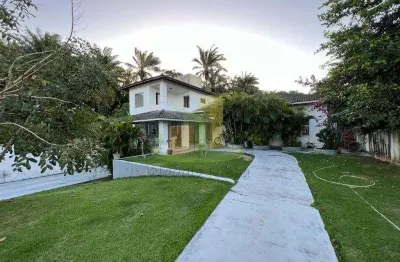 Mega maravilhosa casa em condomínio de alto padrão com mega área externa!