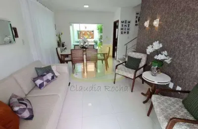 Maravilhosa casa decorada com 3 suítes em condomínio fechado!