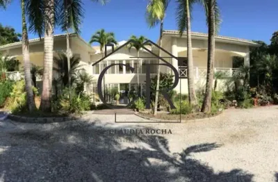 Uma casa cinematográfica no condomínio encontro das águas!