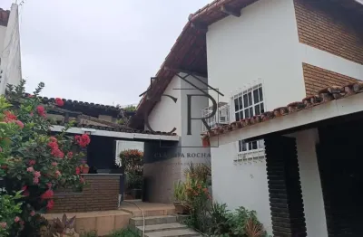 Excelente localização, em alameda fechada, com área comercial! em vilas do atlântico!