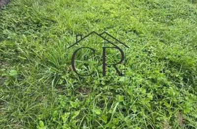 Um terreno em condomínio fechado, oferece segurança e infraestrutura completa!