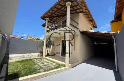 Excelente casa solta, com bastante área externa, próxima a praia mais linda do litoral!