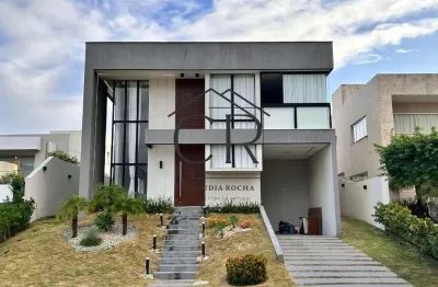 Maravilhosa casa de alto padrão, em condomínio fechado com excelente infraestrutura!