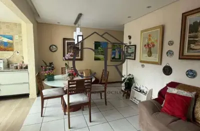 Localizado em um condomínio clube, este apartamento oferece a melhor localização da região!!