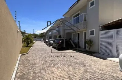 Casa duplex no Miragem com excelente aproveitamento de espaço!!